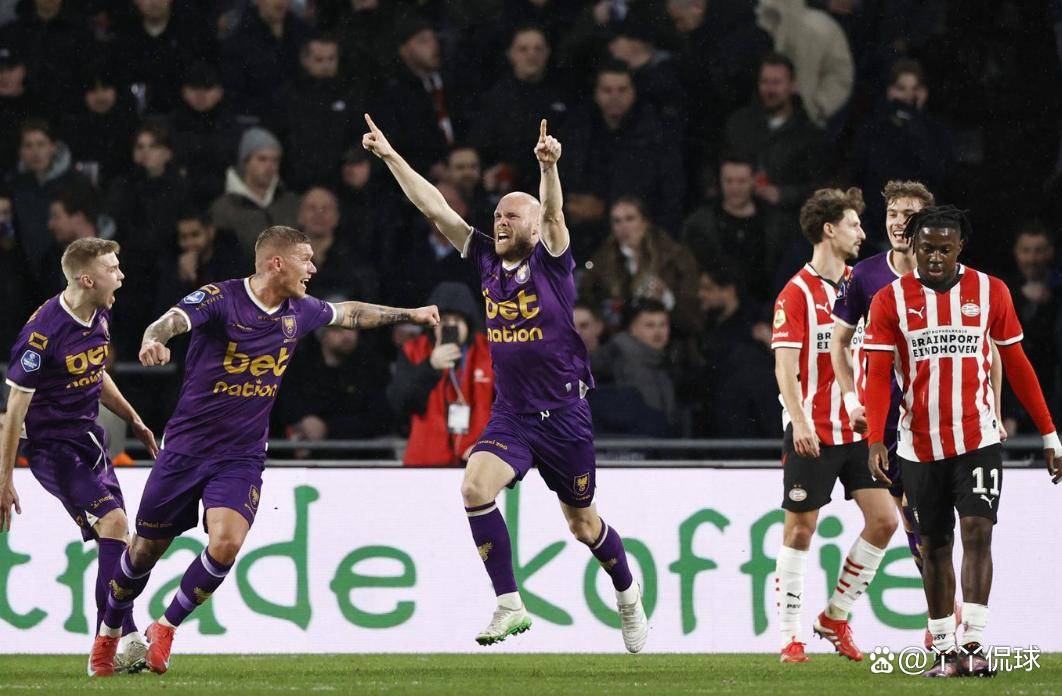 包含北美足球冠军杯：美国男队再胜强敌的词条