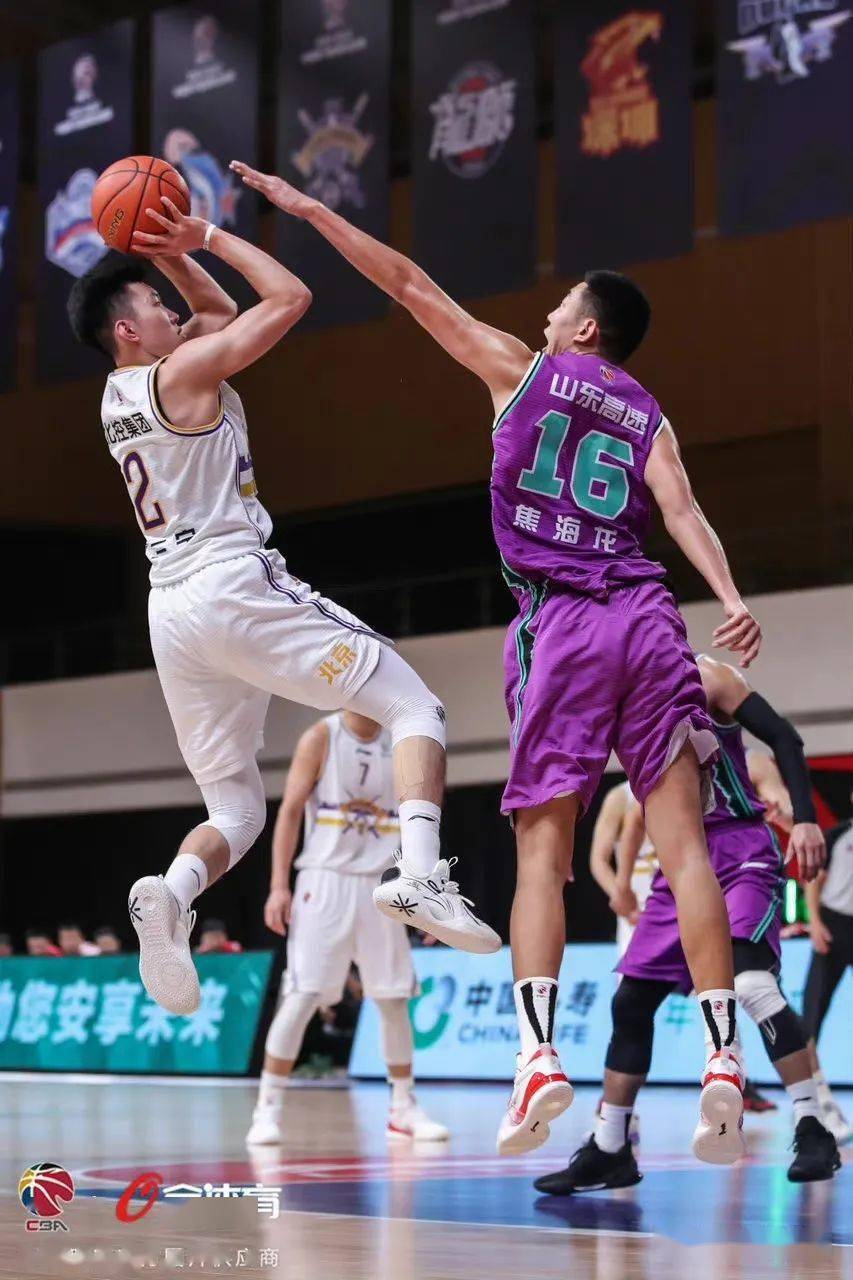 关于鹈鹕完胜辽宁队,易建联状态火热的信息 关于鹈鹕完胜辽宁队,易建联状态火热的信息