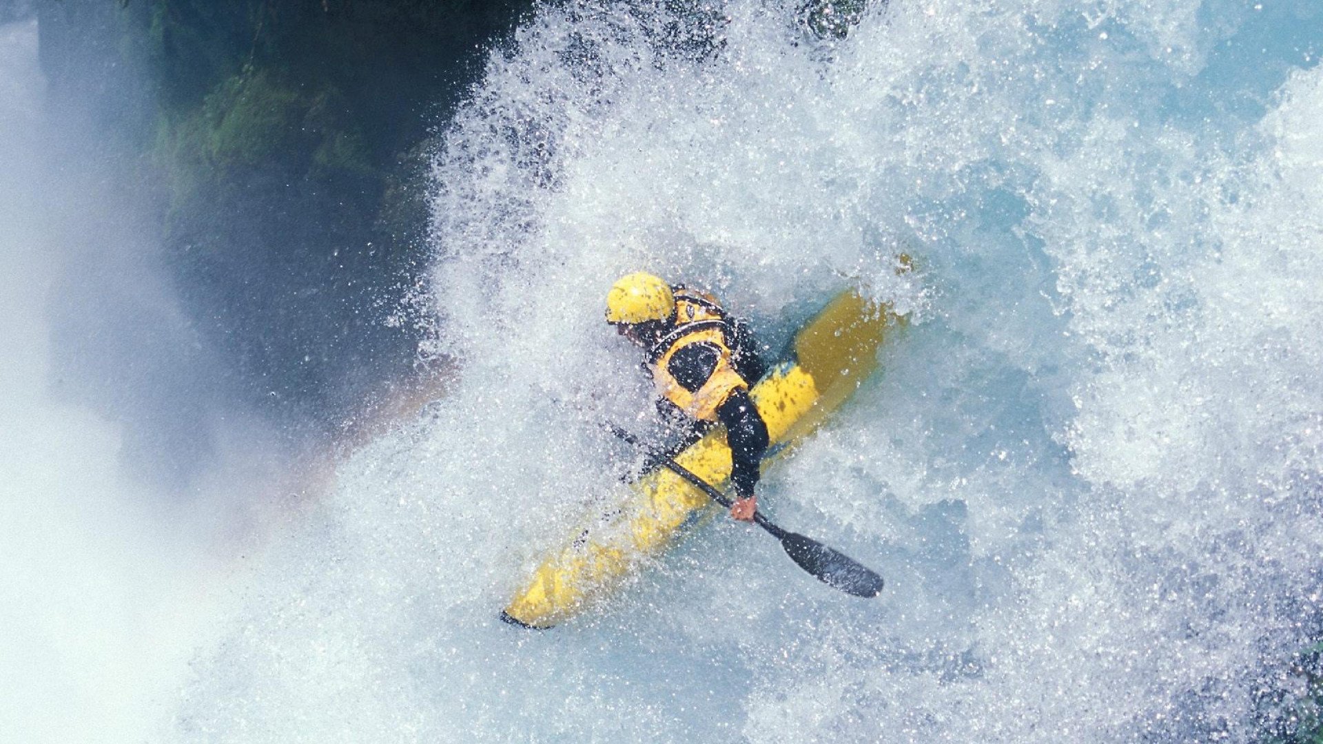 跨界狂飙，雄鹿稳如磐石破掘金，班凯罗F1赛道接管新赛季